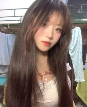 兼职嫩妹温柔漂亮，鲍鱼粉嫩小穴紧，初恋般皮肤白皙，配合百分百