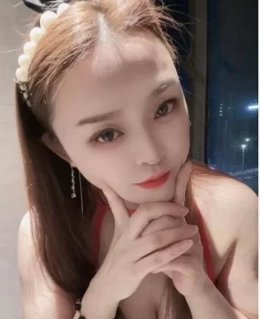 龙华大奶丹妮