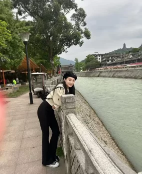 建邺有颜有气质御姐