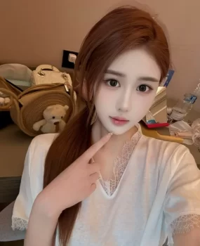 风骚大胸小蛮腰美女