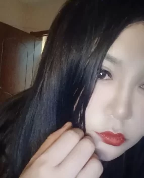 还可以的小姐姐