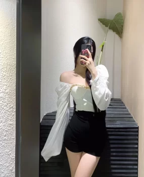 清纯女，刚刚下水