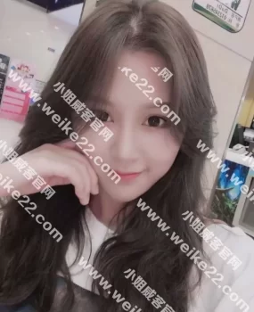 一个小骚货可以玩的尽兴点的