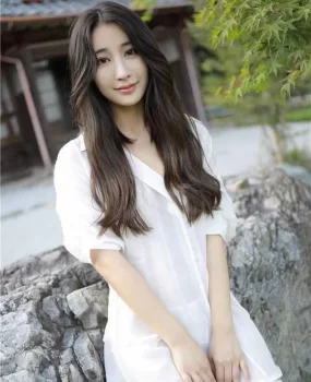 有种明星的气质。